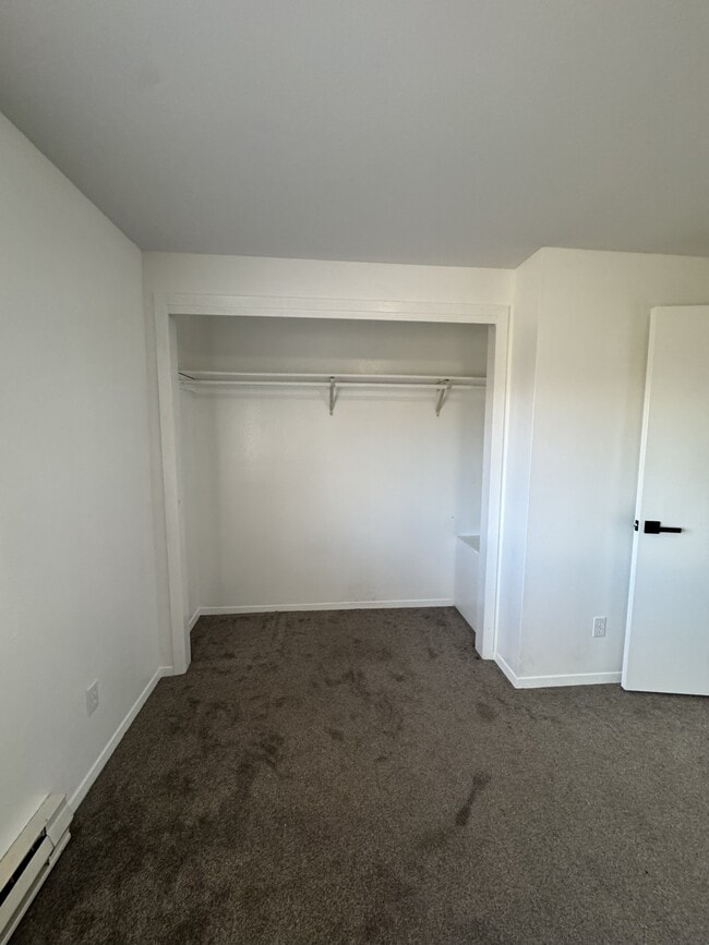 Building Photo - 850 Shenandoah Dr