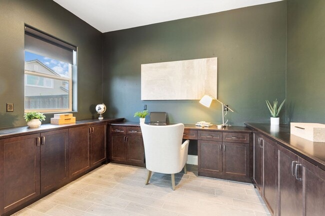 Building Photo - Madera Tesoro Viejo - Beautiful 2-Story Home, 4BR/3.5BA, SOLAR, Community Pool + Lots of Amenities