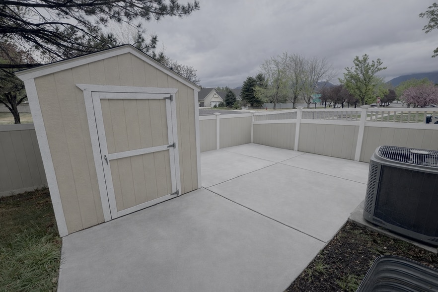 Building Photo - 8004 S Old Barn Dr