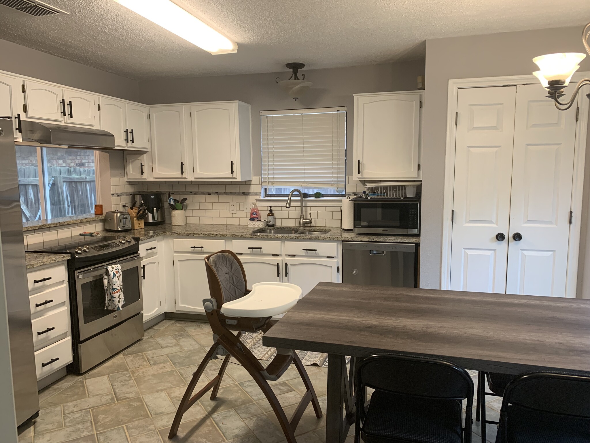 Building Photo - 990 Camden Dr