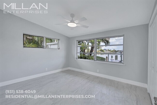 Building Photo - 325 Capri Blvd