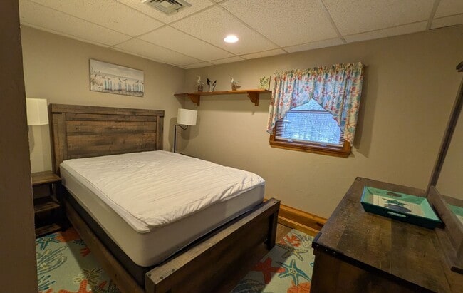 Building Photo - 421 Oakhill Ave