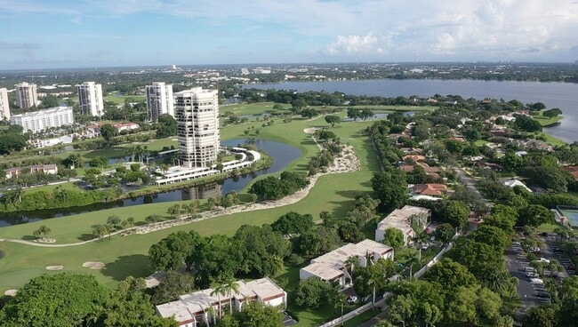 Building Photo - 1739 Embassy Dr