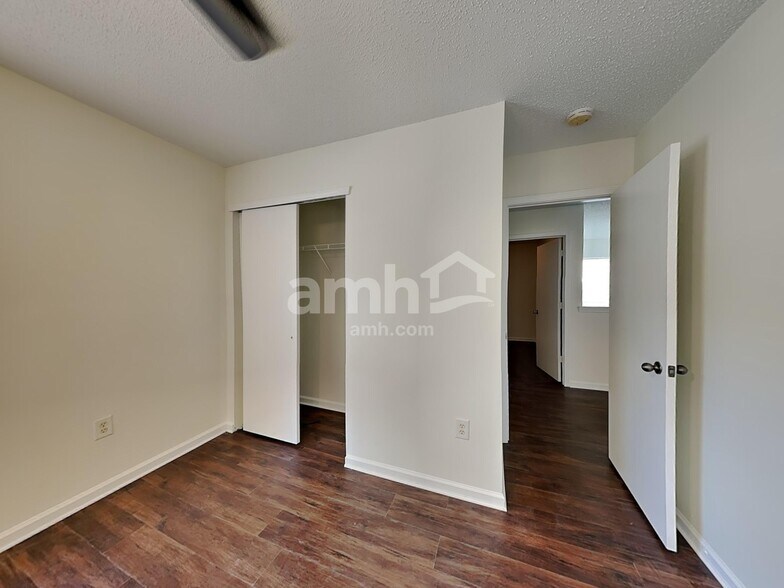 Building Photo - 4426 Red Hook Rd