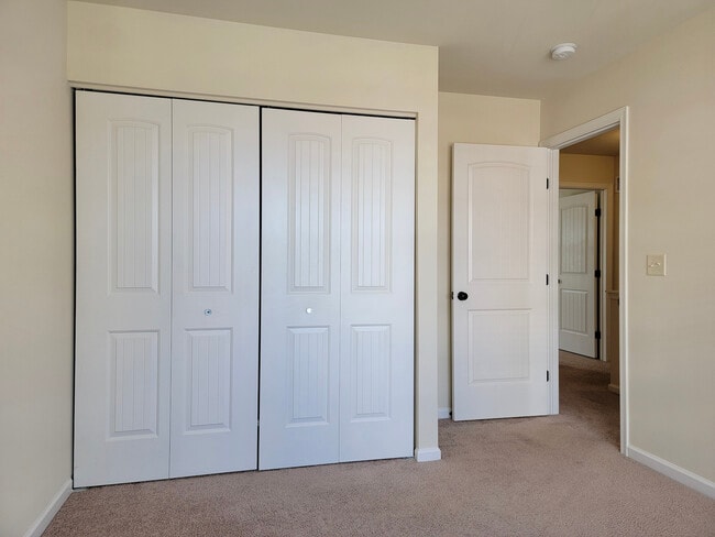 Building Photo - 331 Springwood Dr
