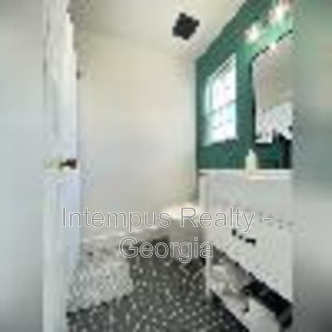 Building Photo - 301 Station Trl