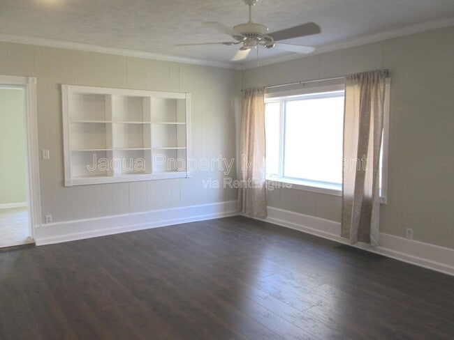 Building Photo - 6234 E V Ave