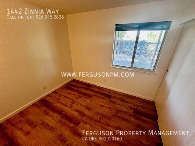 Building Photo - 1442 Zinnia Way