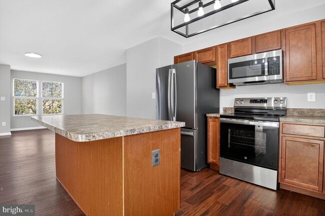 Building Photo - 2012 Crepe Myrtle Ln