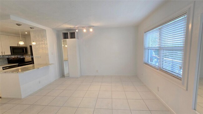 Building Photo - 467 Golden Isles Dr