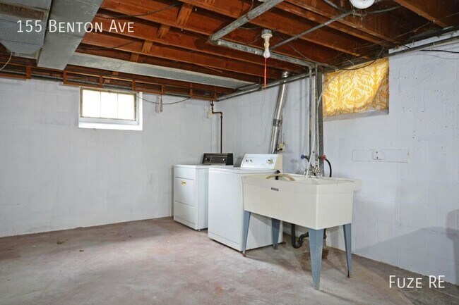 Building Photo - 155 Benton Ave