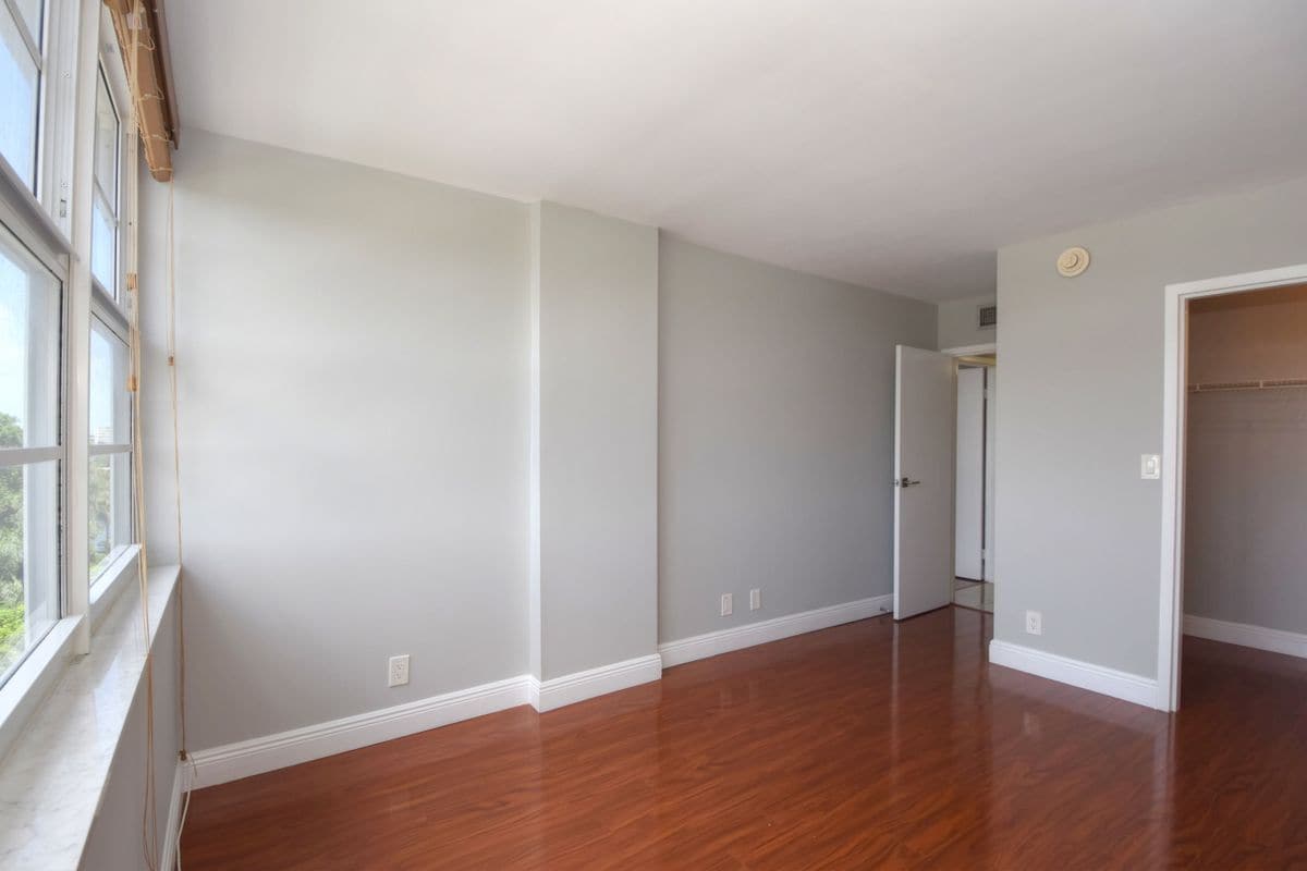 Building Photo - 1160 N Federal Hwy