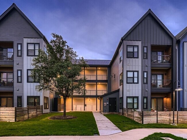 Building Photo - 3101 Govalle Ave