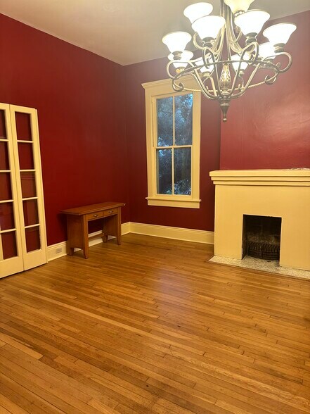 Dining room - 7800 Jeannette St