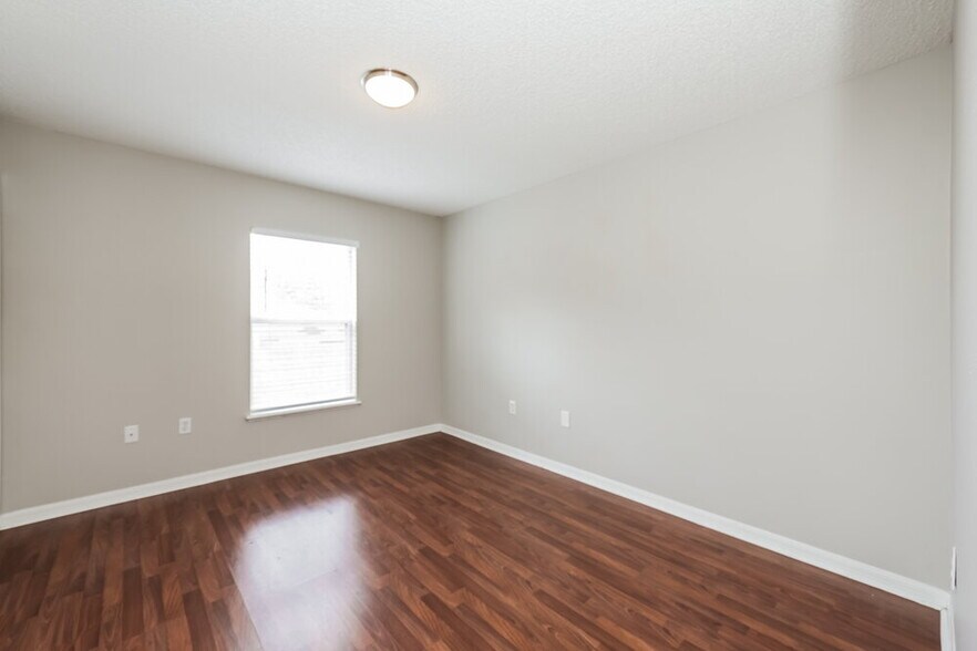 Building Photo - 30426 Birdhouse Dr