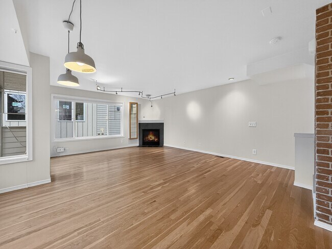 Building Photo - 4418 Corliss Ave N