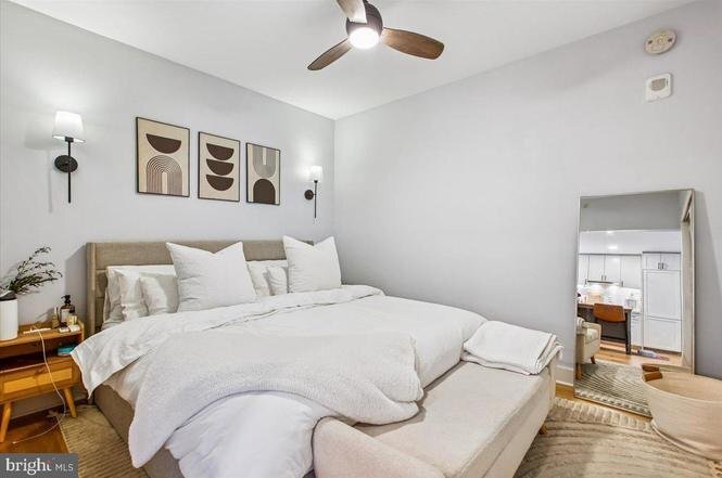 Building Photo - 1211 Van St SE