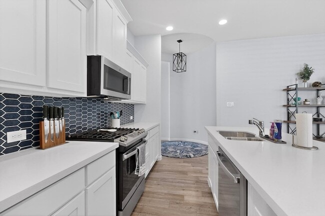 Building Photo - 2319 Kirkstall Wy