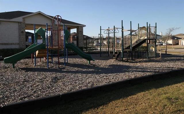 Building Photo - 4028 Thoroughbred Trail