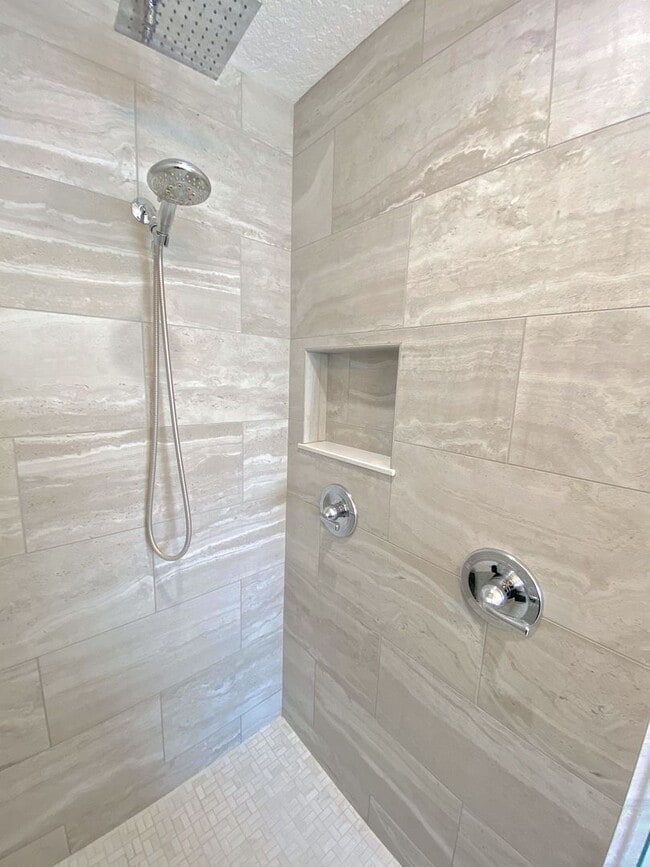 Building Photo - Lake Nona Pool Home for Rent 4bed 3 bath