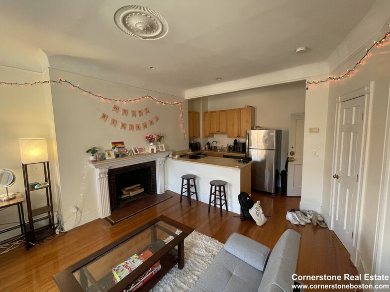 Primary Photo - 591 Beacon St