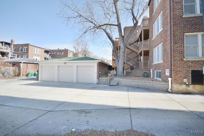 Building Photo - 6321 Southwood Ave