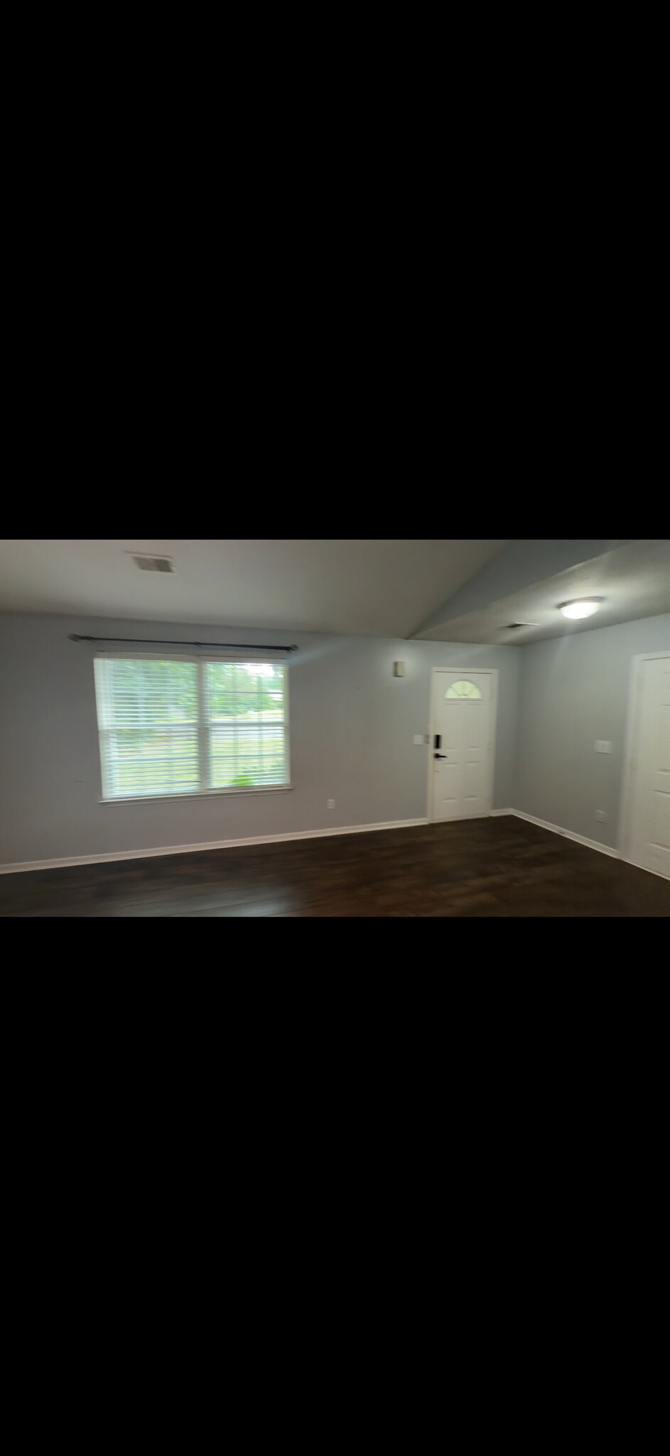 Building Photo - 209 Gatehouse Dr