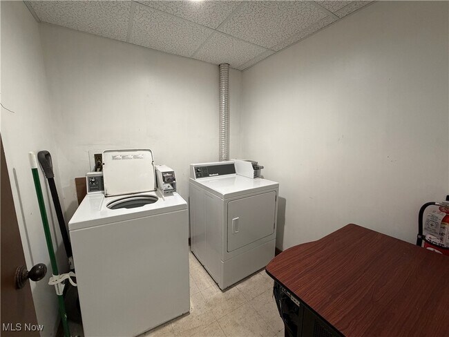 Building Photo - 4107 Orchard Dale Dr NW