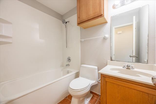 Building Photo - 1705 Diamond Lake Trail