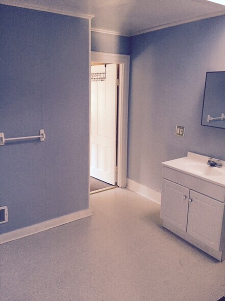 Building Photo - 54 Fair St