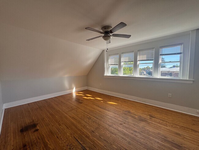 Building Photo - 302-304 Lenox Ave