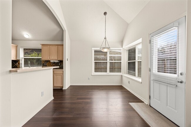 Building Photo - 4823 Lake Daniel Ct