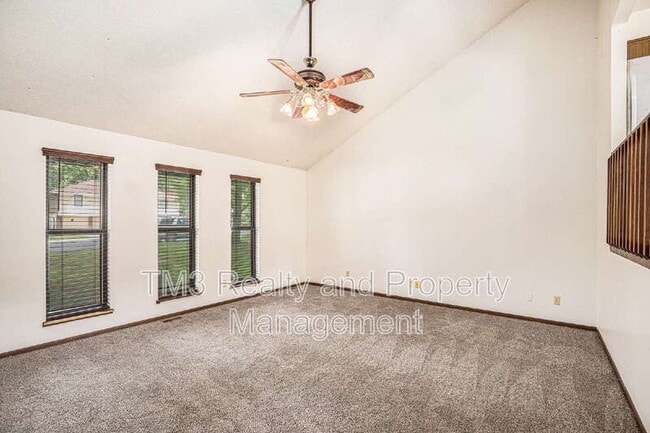 Building Photo - 2409 S 17th Terrace
