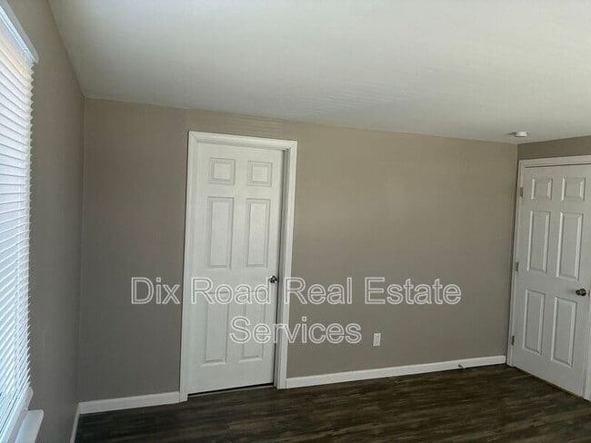 Building Photo - 7742 Harshmanville Rd