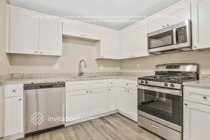 Building Photo - 393 Engle Dr