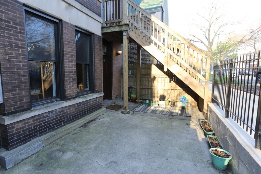 Building Photo - 2031 W Moffat St