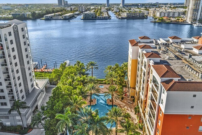 Building Photo - 17100 N Bay Rd