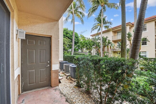 Building Photo - 1805 N Flagler Dr