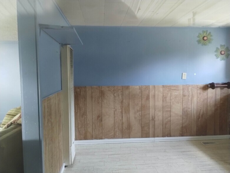 Building Photo - 838 E Jackson St