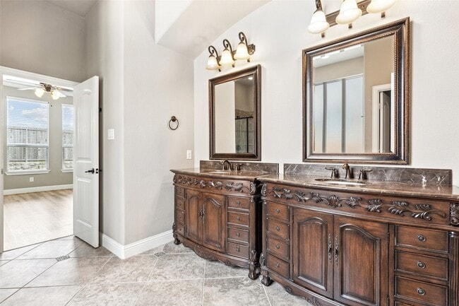 Building Photo - 16433 Stillhouse Hollow Ct