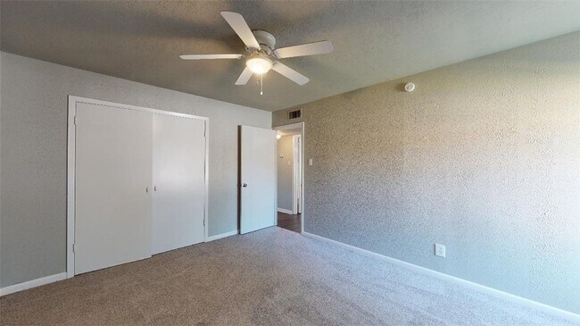 Building Photo - 3800 E 29th St