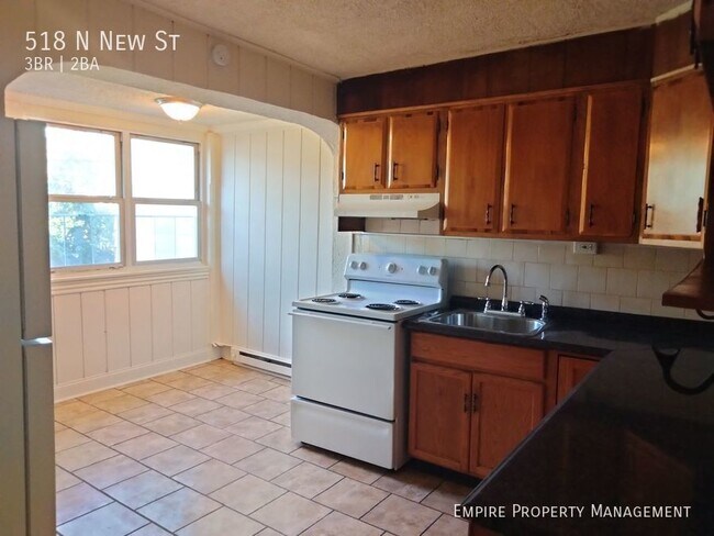 Building Photo - 3 Bedroom/ 1.5 Bathroom Home in Allentown!