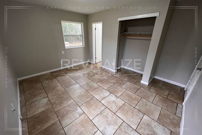 Building Photo - Updated 3 Bedroom/2 Bathroom House in Mobile!