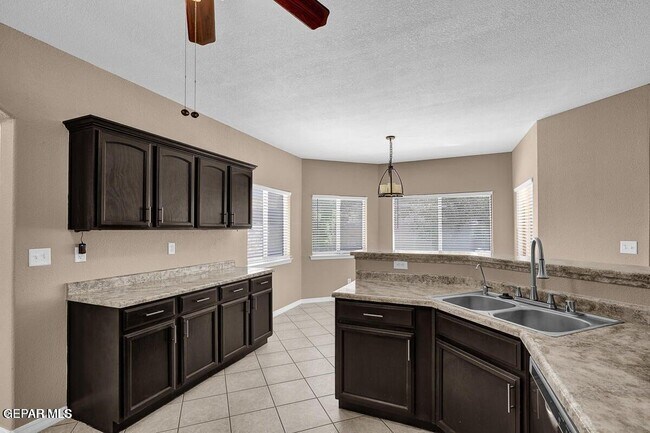 Building Photo - 3108 Tierra Nora Dr