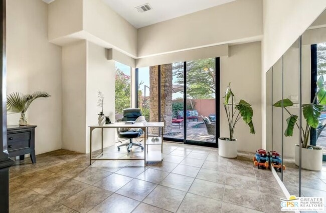 Building Photo - 79800 Vía Sin Cuidado