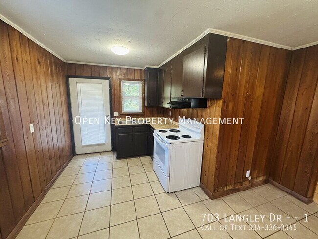 Building Photo - 703 Langley Dr