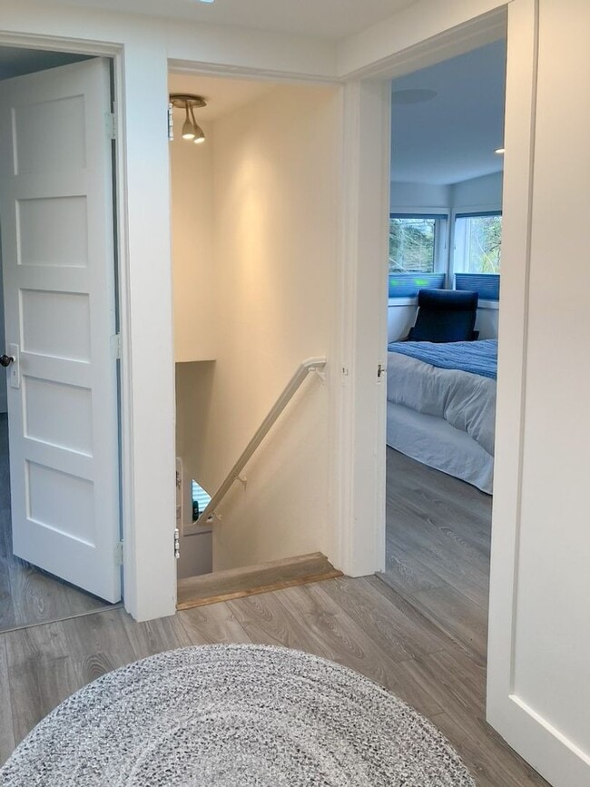 Building Photo - 5Bd/2Ba Seattle Home