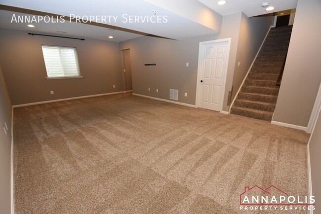 Building Photo - 402 St Martins Choice Ln