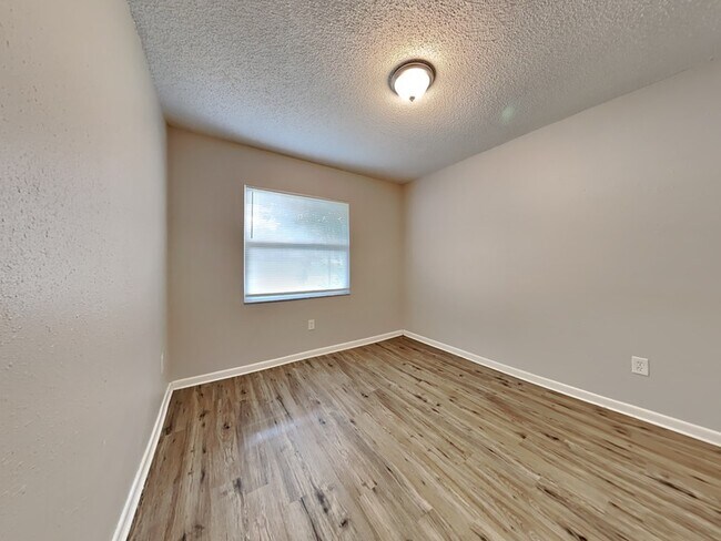 Building Photo - 2810 Bellwood Dr