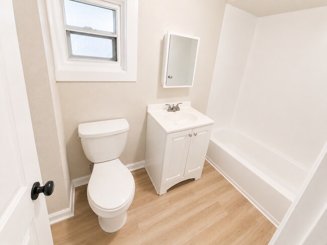 Building Photo - 456 Arden Pl